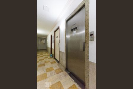 Studio à venda com 42m², 1 quarto e sem vagaElevador