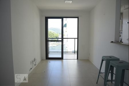 Sala de apartamento à venda com 2 quartos, 68m² em Tanque, Rio de Janeiro