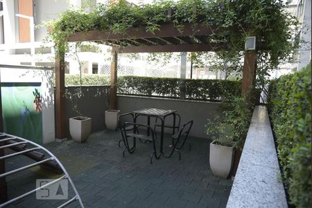 Apartamento à venda com 68m², 2 quartos e 1 vagaÁrea Comum - Playground