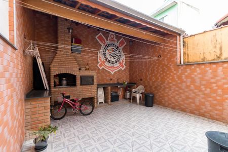 Casa à venda com 183m², 3 quartos e 2 vagasChurrasqueira e quintal