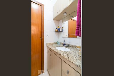 Casa à venda com 183m², 3 quartos e 2 vagasBanheiro quarto 3 suíte