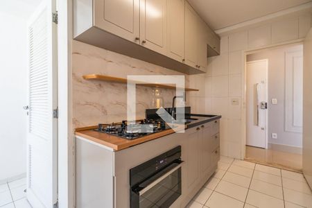 Cozinha de apartamento à venda com 2 quartos, 178m² em Jardim Tupanci, Barueri