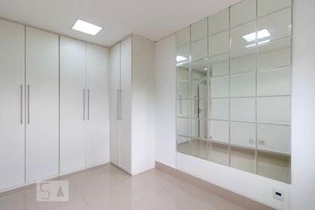 Apartamento à venda com 178m², 2 quartos e 2 vagasSuíte