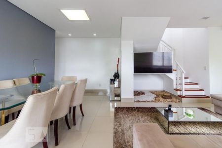 Sala de apartamento para alugar com 2 quartos, 178m² em Jardim Tupanci, Barueri