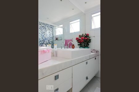 Apartamento à venda com 136m², 3 quartos e 2 vagasBanheiro da suíte 2