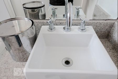 Apartamento à venda com 136m², 3 quartos e 2 vagasDetalhe do banheiro da suíte 1