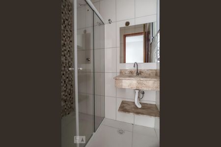 Banheiro de apartamento para alugar com 1 quarto, 25m² em Presidente Altino, Osasco