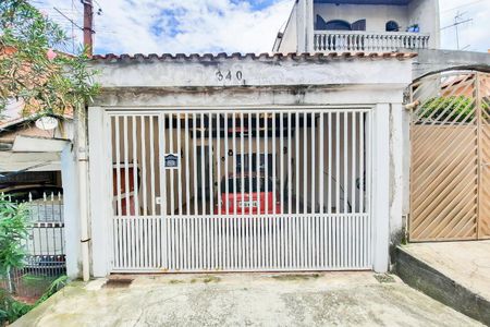 Casa à venda com 220m², 4 quartos e 2 vagas Casa à venda com 220m², 4 quartos e 2 vagasFachada da Casa