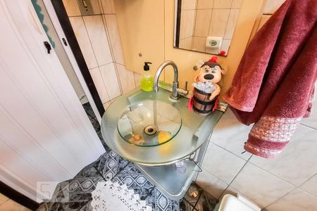 Casa à venda com 220m², 4 quartos e 2 vagas Casa à venda com 220m², 4 quartos e 2 vagasBanheiro 2