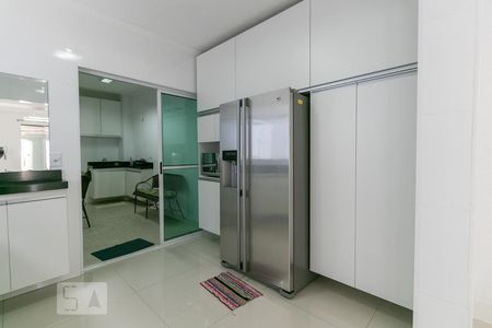 Casa para alugar com 310m², 3 quartos e 2 vagasCozinha