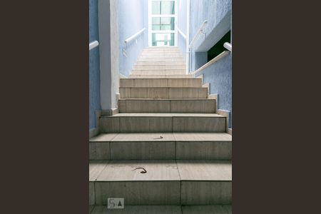 Casa para alugar com 310m², 3 quartos e 2 vagasEscada