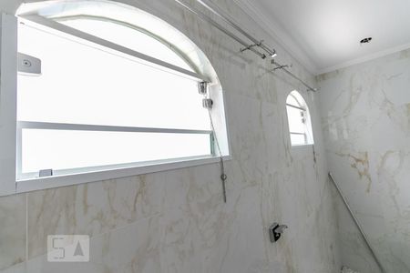 Casa para alugar com 310m², 3 quartos e 2 vagasBanheiro 2