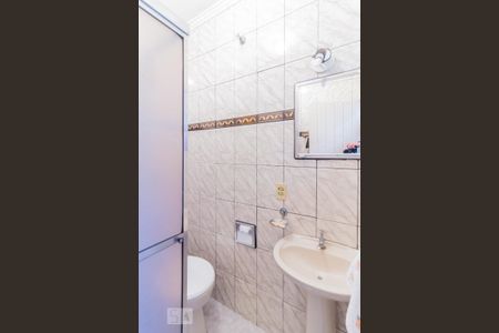 Casa à venda com 200m², 5 quartos e 2 vagas Casa à venda com 200m², 5 quartos e 2 vagasBanheiro