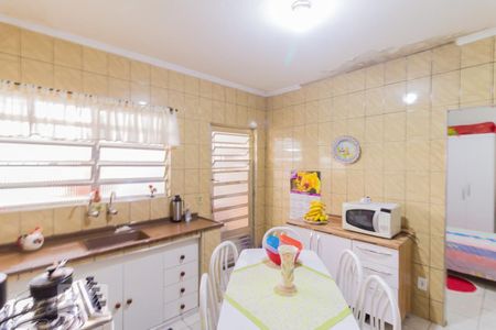 Casa à venda com 200m², 5 quartos e 2 vagas Casa à venda com 200m², 5 quartos e 2 vagasCozinha 2