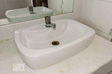 Banheiro Pia de casa à venda com 1 quarto, 180m² em Lapa, São Paulo