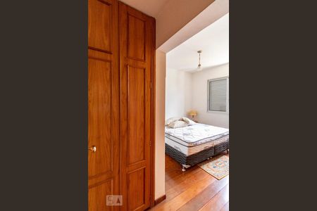 Quarto de apartamento para alugar com 2 quartos, 79m² em Lourdes, Belo Horizonte