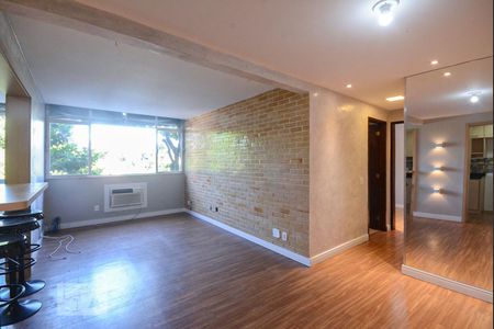 Sala de apartamento para alugar com 2 quartos, 60m² em Pechincha, Rio de Janeiro