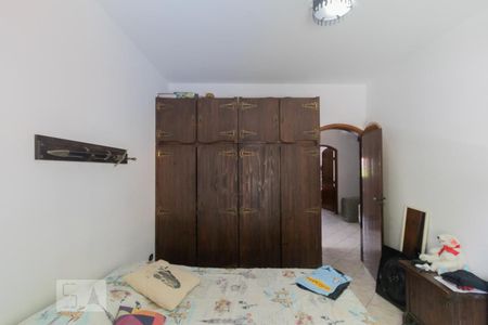 Casa à venda com 248m², 4 quartos e 6 vagas Casa à venda com 248m², 4 quartos e 6 vagasDormitório 2