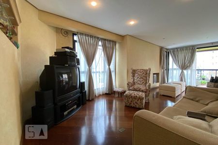 Apartamento à venda com 160m², 4 quartos e 3 vagas Apartamento à venda com 160m², 4 quartos e 3 vagasSala de TV