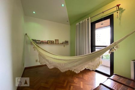 Apartamento à venda com 160m², 4 quartos e 3 vagas Apartamento à venda com 160m², 4 quartos e 3 vagasQuarto 4