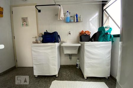 Apartamento à venda com 160m², 4 quartos e 3 vagas Apartamento à venda com 160m², 4 quartos e 3 vagasÁrea de Serviço