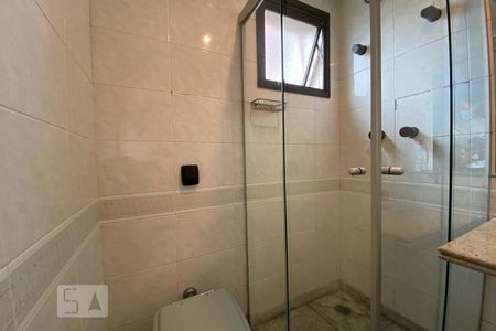 Apartamento à venda com 160m², 4 quartos e 3 vagas Apartamento à venda com 160m², 4 quartos e 3 vagasBanheiro da Suíte 2