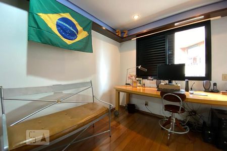 Apartamento à venda com 160m², 4 quartos e 3 vagas Apartamento à venda com 160m², 4 quartos e 3 vagasSuíte 2