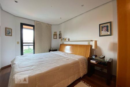 Apartamento à venda com 160m², 4 quartos e 3 vagas Apartamento à venda com 160m², 4 quartos e 3 vagasSuíte 1