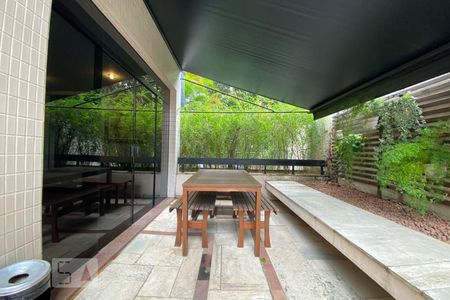 Apartamento à venda com 160m², 4 quartos e 3 vagas Apartamento à venda com 160m², 4 quartos e 3 vagasÁrea comum - Salão de festas