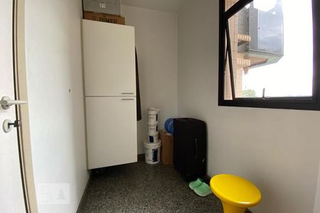 Apartamento à venda com 160m², 4 quartos e 3 vagas Apartamento à venda com 160m², 4 quartos e 3 vagasQuarto de Serviço