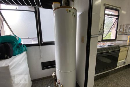 Apartamento à venda com 160m², 4 quartos e 3 vagas Apartamento à venda com 160m², 4 quartos e 3 vagasAquecedor