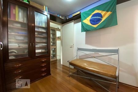 Apartamento à venda com 160m², 4 quartos e 3 vagas Apartamento à venda com 160m², 4 quartos e 3 vagasSuíte 2