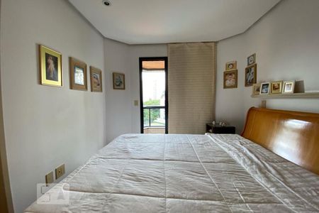 Apartamento à venda com 160m², 4 quartos e 3 vagas Apartamento à venda com 160m², 4 quartos e 3 vagasSuíte 1