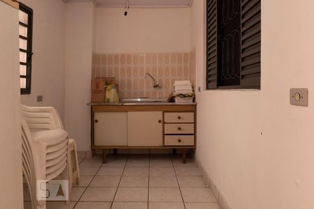 Casa à venda com 110m², 4 quartos e 3 vagas Casa à venda com 110m², 4 quartos e 3 vagasCozinha da Edícula