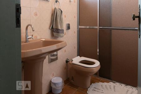 Casa à venda com 110m², 4 quartos e 3 vagas Casa à venda com 110m², 4 quartos e 3 vagasBanheiro Social