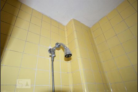 Apartamento à venda com 70m², 2 quartos e sem vagaChuveiro