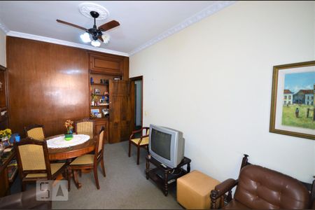 Apartamento à venda com 70m², 2 quartos e sem vagaSala