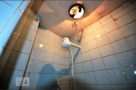 Apartamento à venda com 70m², 2 quartos e sem vagaChuveiro