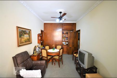 Apartamento à venda com 70m², 2 quartos e sem vagaSala