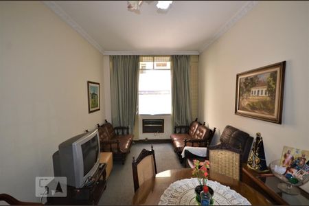Apartamento à venda com 70m², 2 quartos e sem vagaSala