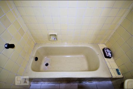 Apartamento à venda com 70m², 2 quartos e sem vagaBanheira