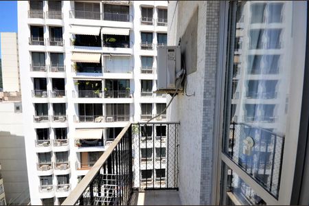 Apartamento à venda com 270m², 3 quartos e 2 vagasVaranda do quarto 