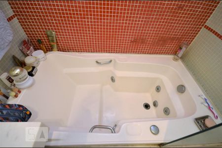 Apartamento à venda com 270m², 3 quartos e 2 vagasBanheira 