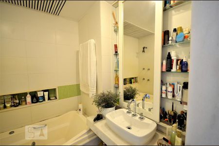 Apartamento à venda com 270m², 3 quartos e 2 vagasBanheiro da Suíte