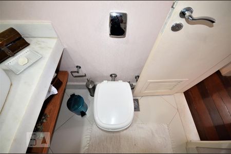 Apartamento à venda com 270m², 3 quartos e 2 vagasBanheiro 