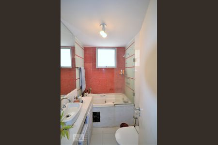 Apartamento à venda com 270m², 3 quartos e 2 vagasBanheiro da Suíte 2