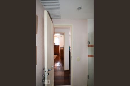 Apartamento à venda com 270m², 3 quartos e 2 vagasBanheiro 