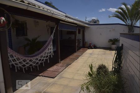 Apartamento à venda com 250m², 4 quartos e 2 vagasCobertura