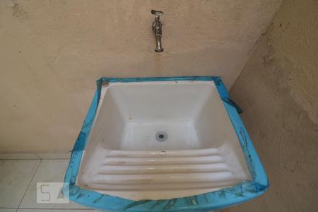 Casa à venda com 150m², 4 quartos e 2 vagas Casa à venda com 150m², 4 quartos e 2 vagasDetalhe da area de serviço - tanque