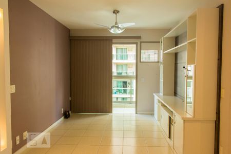 Sala de apartamento para alugar com 2 quartos, 69m² em Recreio dos Bandeirantes, Rio de Janeiro